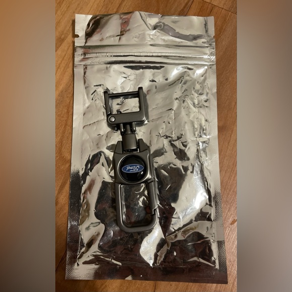 New Ford Metal Car Keyring Keychain Replacement with Logo,Car Key Chain Key Ring - Picture 4 of 4